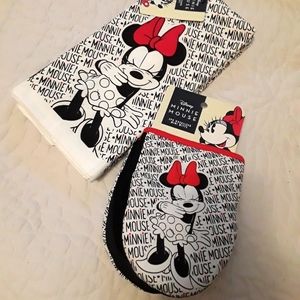 DISNEY MINNIE MOUSE KITCHEN TOWELS & OVEN MITTS